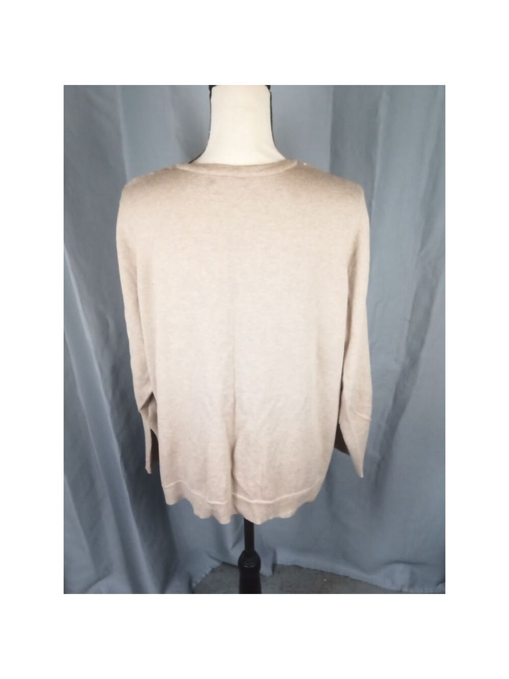 Women's Croft & Barrow Plus 1X Beige Pink Argyle Button Cardigan - Picture 3 of 4